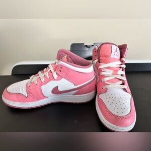 Nike Jordan Youth Air 1 Mid (GS) Coral Chalk/Desert Berry-Whitek big kid size 6